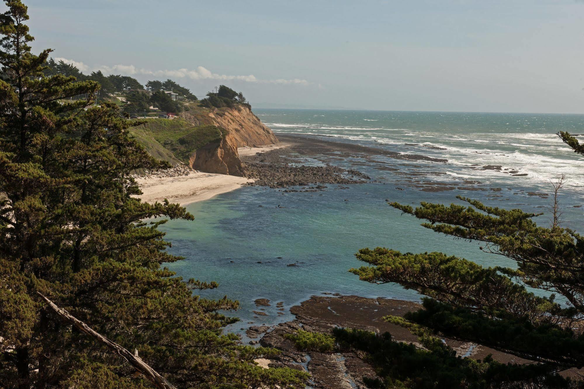 Seal Cove Inn Moss Beach Exterior photo